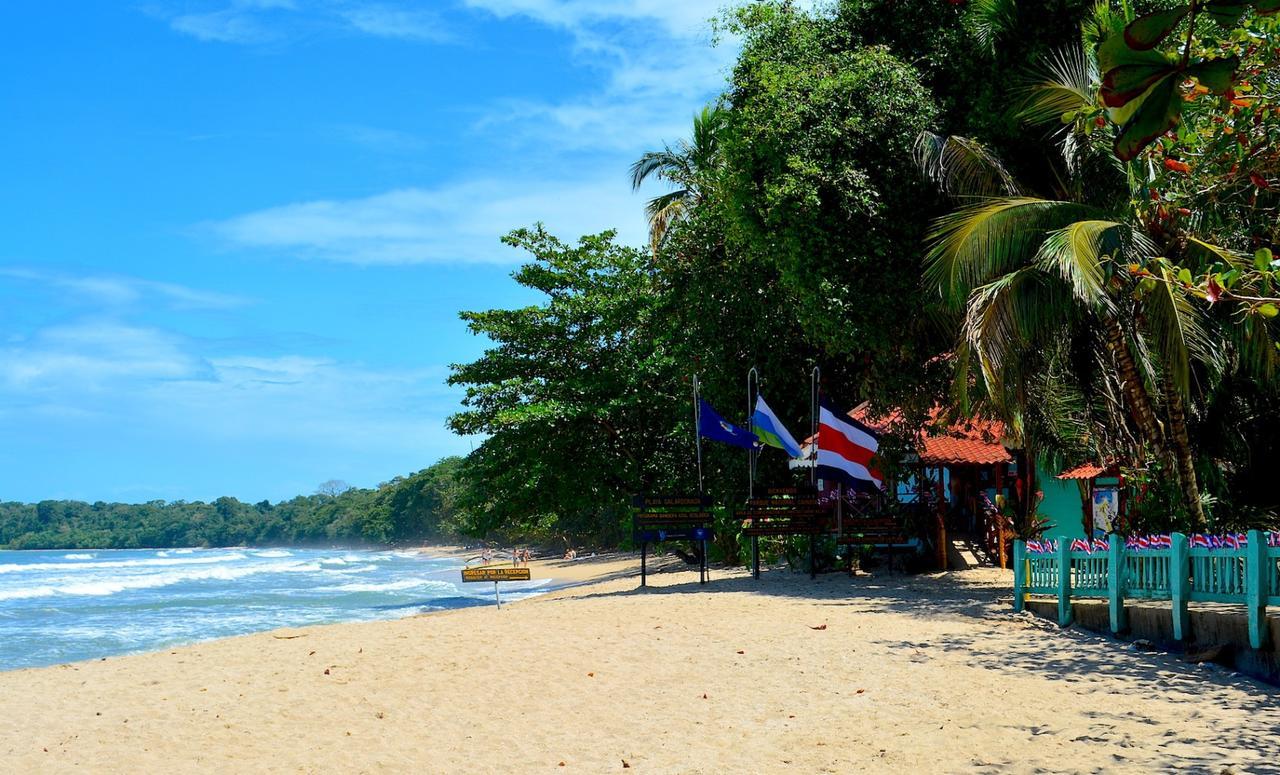 Secret Garden Hotel Cahuita Bagian luar foto